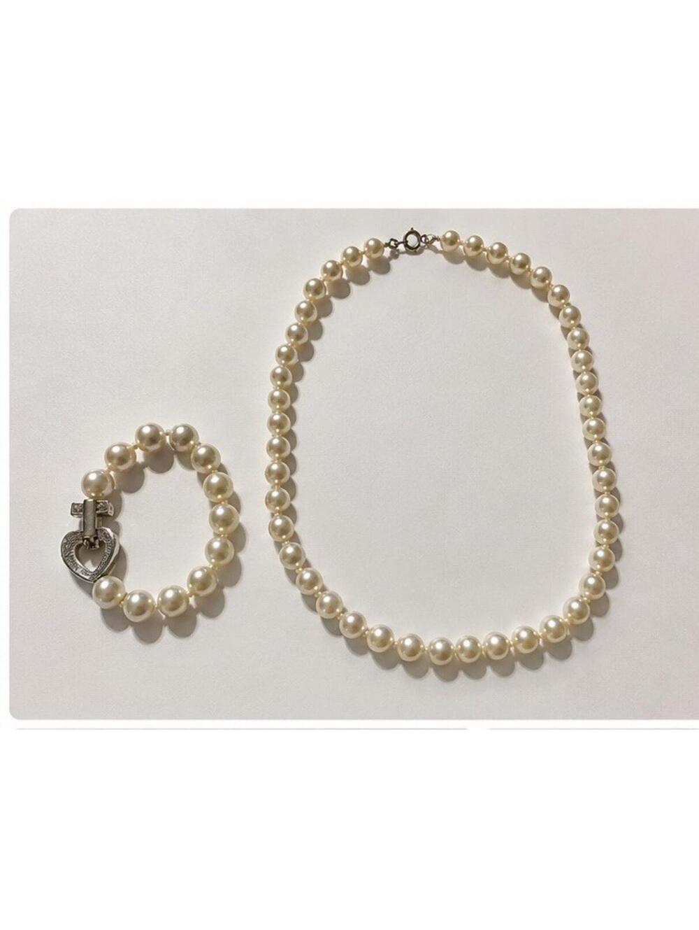 Faux Pearl Necklace & Bracelet Set Rhinestone Heart Charm White Classic Costume